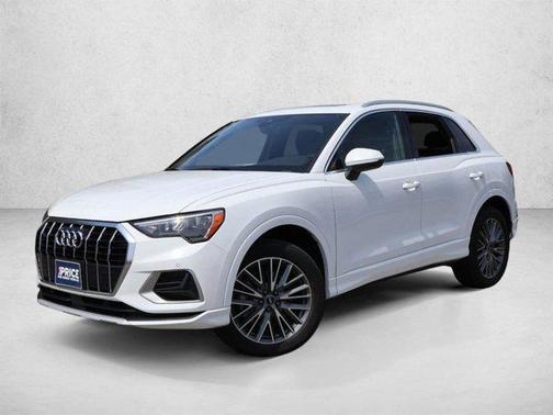 Ibis White 2022 Audi Q3 40 Premium