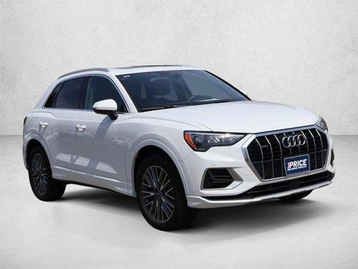 Ibis White 2022 Audi Q3 40 Premium