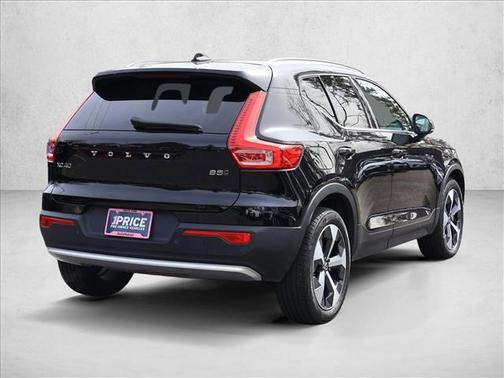 2025 Volvo XC40 B5 Plus Bright Theme