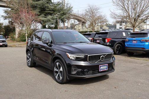 Black 2025 Volvo XC40 B5 Plus Bright Theme
