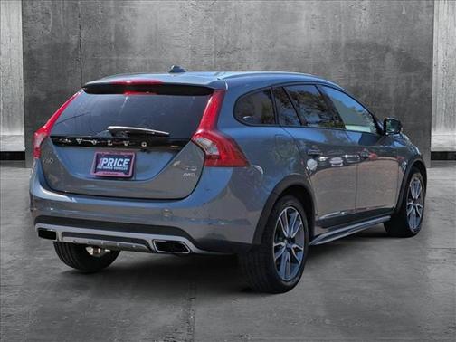 2016 Volvo V60 Cross Country T5