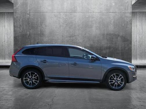 2016 Volvo V60 Cross Country T5