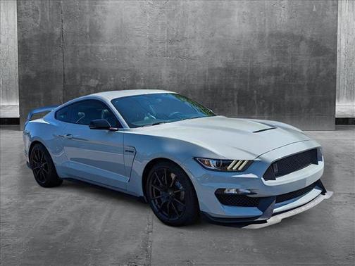 2017 Ford Shelby GT350 Base