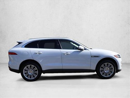 Yulong White Metallic 2018 Jaguar F-PACE 35t Portfolio