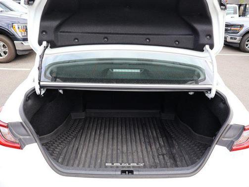 Ice Cap 2025 Toyota Camry SE