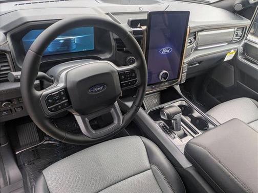 2025 Ford F-150 Lightning LARIAT