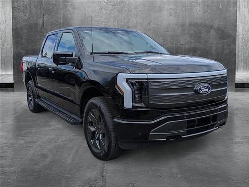 2025 Ford F-150 Lightning LARIAT