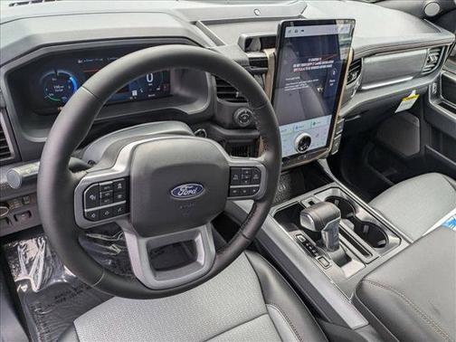 2025 Ford F-150 Lightning LARIAT