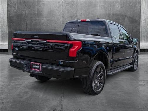 2025 Ford F-150 Lightning LARIAT