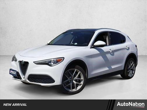 Alfa White 2018 Alfa Romeo Stelvio Base