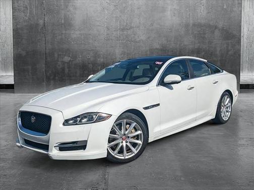 2016 Jaguar XJ XJ R-Sport