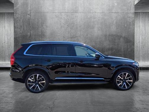 2023 Volvo XC90 B5 Plus