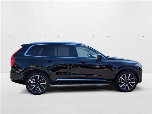 2023 Volvo XC90 B5 Plus
