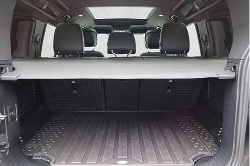 Fuji White 2025 Land Rover Defender 110 P500 X-Dynamic SE