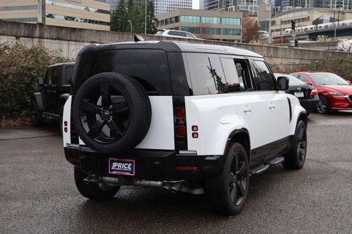 Fuji White 2025 Land Rover Defender 110 P500 X-Dynamic SE