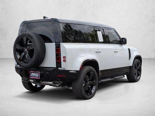 Fuji White 2025 Land Rover Defender 110 P500 X-Dynamic SE