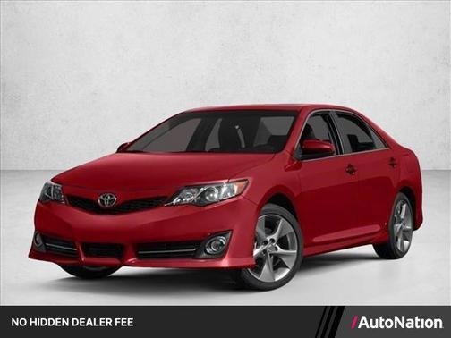 White 2014 Toyota Camry SE