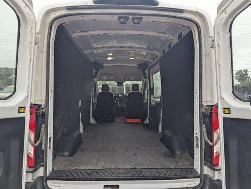 Oxford White 2023 Ford Transit-250 Base