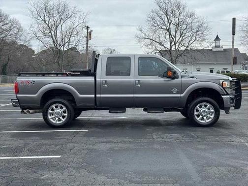 2014 Ford F-250 4WD Crew Cab 156" Lariat