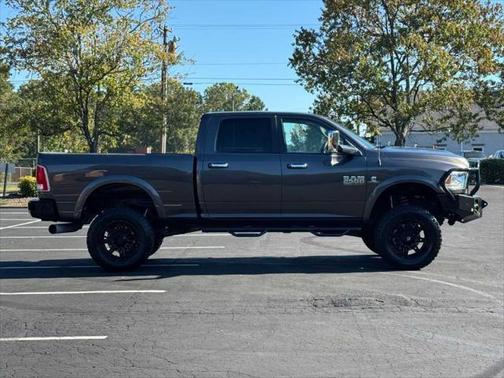 2017 RAM 2500 Laramie Crew Cab 4x4 6'4' Box