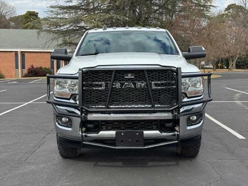 2022 RAM 2500 Tradesman Crew Cab 4x4 8' Box