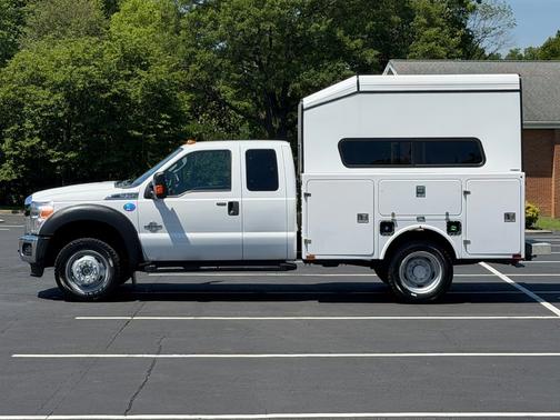 Oxford White 2014 Ford F-450 4WD SuperCab 162" WB 60" CA XL