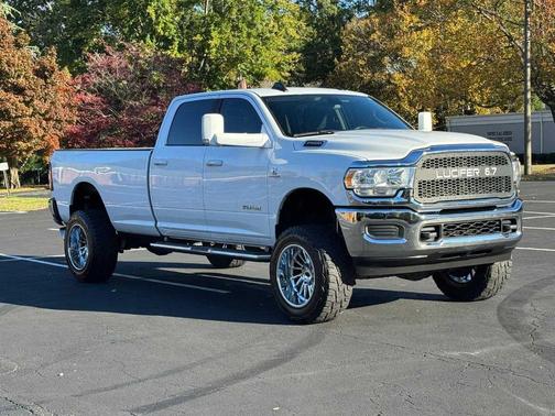 2020 RAM 2500 Big Horn Crew Cab 4X4 8' Box