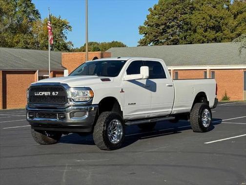 2020 RAM 2500 Big Horn Crew Cab 4X4 8' Box