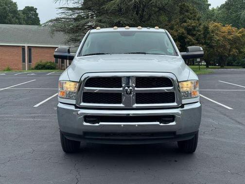 2017 RAM 3500 Tradesman Crew Cab 4x4 8' Box