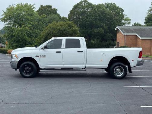2017 RAM 3500 Tradesman Crew Cab 4x4 8' Box