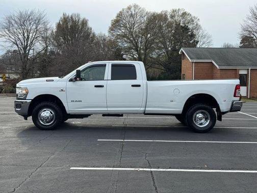 2019 RAM 3500 Tradesman 4x4 Crew Cab 8' Box