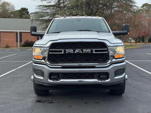 2019 RAM 3500 Tradesman Crew Cab 4x4 8' Box