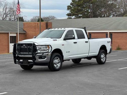 2022 RAM 2500 Tradesman Crew Cab 4x4 8' Box