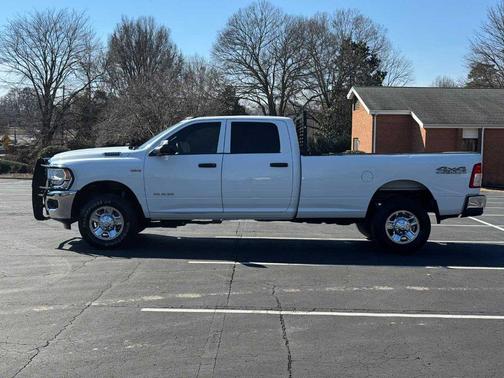 2022 RAM 2500 Tradesman Crew Cab 4x4 8' Box