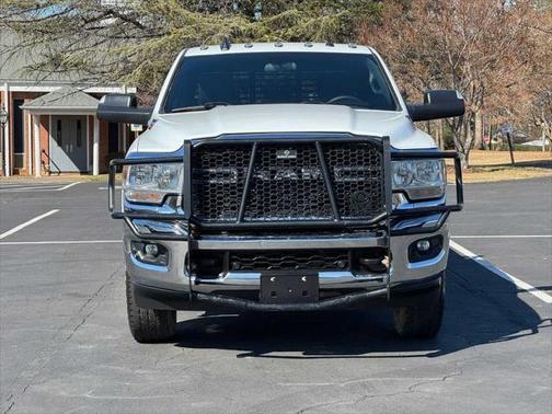 2022 RAM 2500 Tradesman Crew Cab 4x4 8' Box