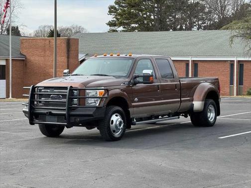 GOLDEN BRONZE CLEARCOAT MET 2012 Ford F-350 Lariat Truck