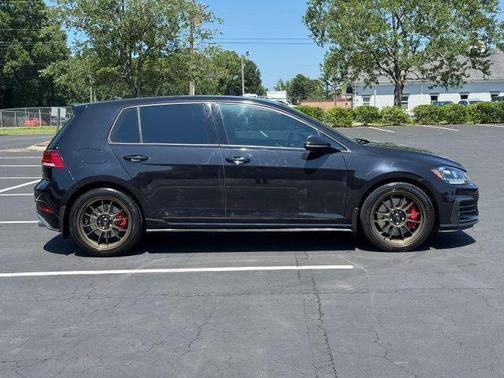 2021 Volkswagen Golf GTI 2.0T SE DSG