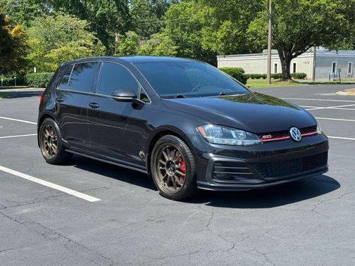 2021 Volkswagen Golf GTI 2.0T SE DSG