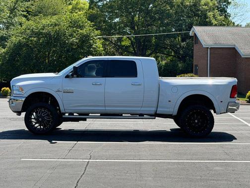 Bright White Clearcoat 2017 RAM 3500 Big Horn 4x4 Mega Cab 6'4" Box