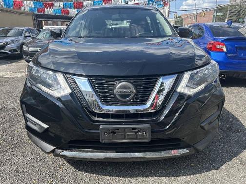 Magnetic Black 2018 Nissan Rogue SV