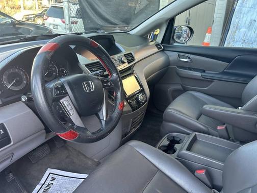 Crystal Black Pearl 2017 Honda Odyssey EX