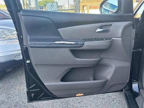 Crystal Black Pearl 2017 Honda Odyssey EX