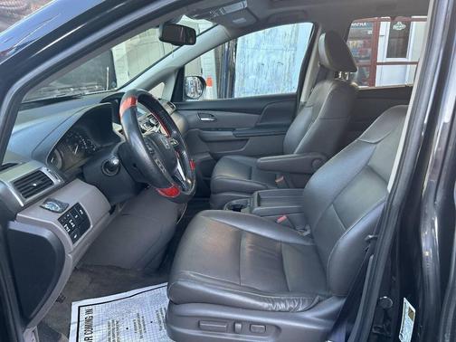 Crystal Black Pearl 2017 Honda Odyssey EX