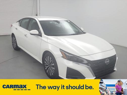 2023 Nissan Altima SV