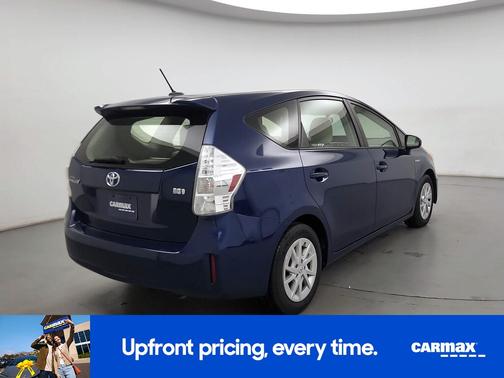 2014 Toyota Prius v Five