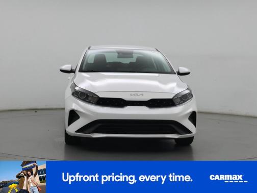 White 2024 Kia Forte LXS