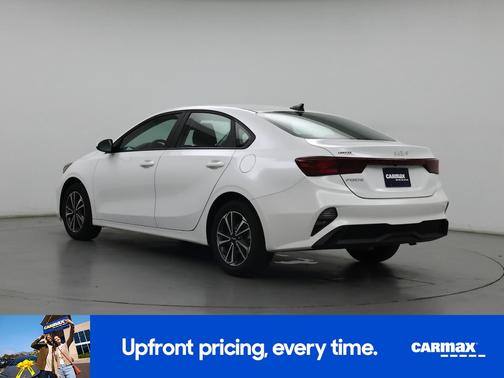 White 2024 Kia Forte LXS