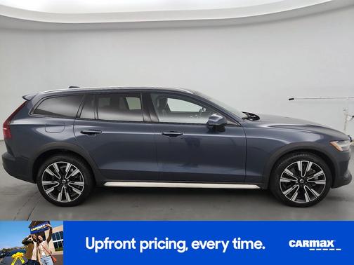 2023 Volvo V60 Cross Country B5 Ultimate