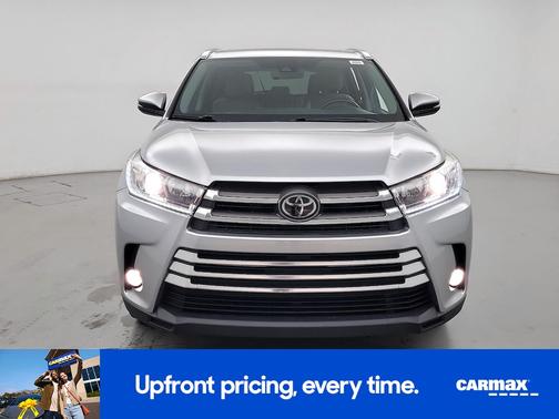 Silver 2017 Toyota Highlander Limited