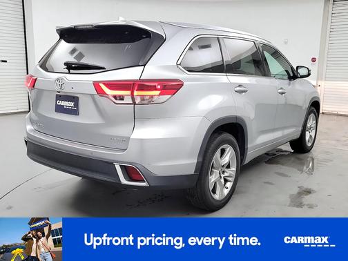 Silver 2017 Toyota Highlander Limited
